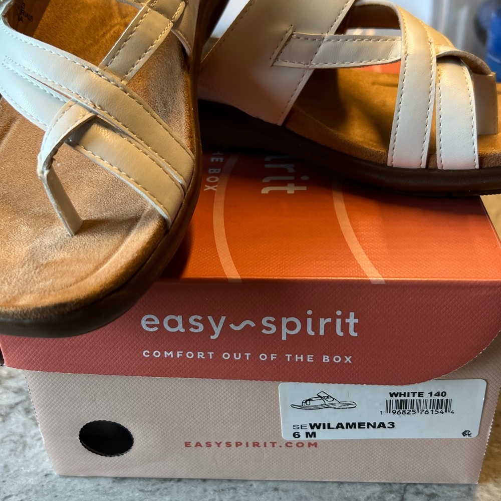Easy Spirit Women's Wilamena White Sandals - Size 6 - Picture 10 of 11